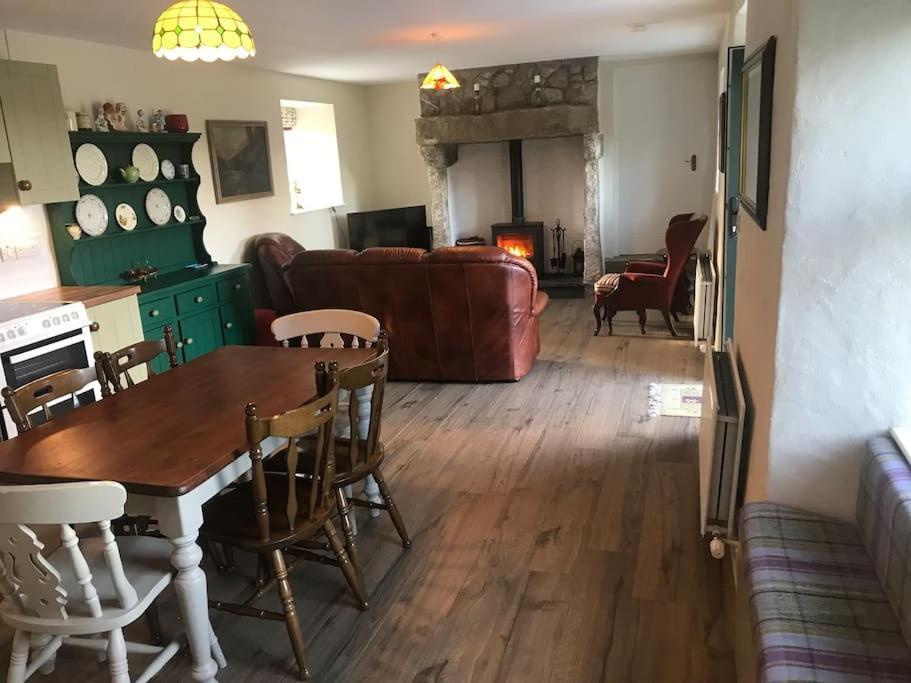 Mournes Family Cottage With Hot Tub Hilltown Exterior foto