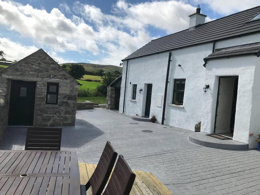 Mournes Family Cottage With Hot Tub Hilltown Exterior foto